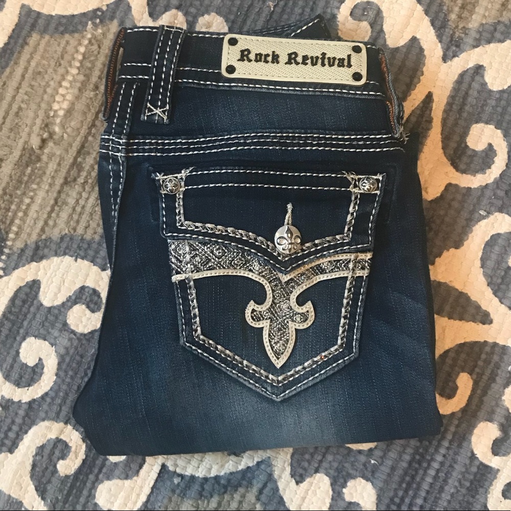 Sale today only...nearly new RR skinny jeans!